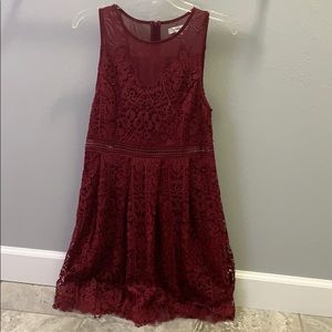 Francesca’s maroon lace dress